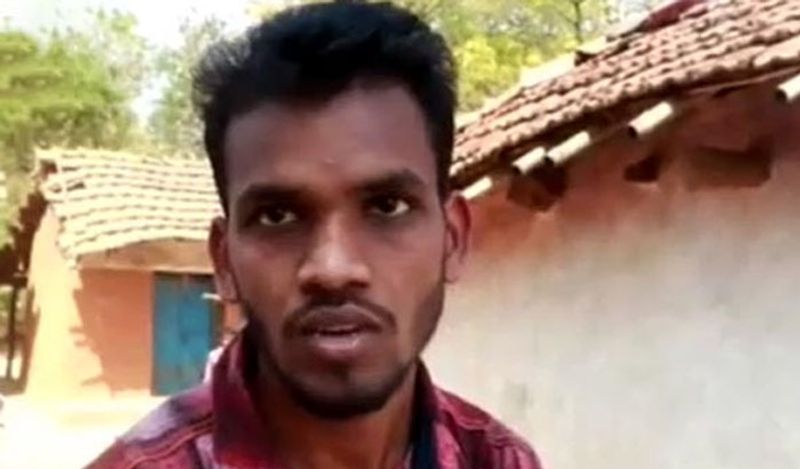 पेट्रोल की कीमत से बचने के लिए ही झारखंड के सरायकेला के खरसांवा जिले के बासुरदा गांव में रहने वाले युवा वैज्ञानिक कामदेव पान ने अनोखी इलेक्ट्रॉनिक बाइक बनाई है। 