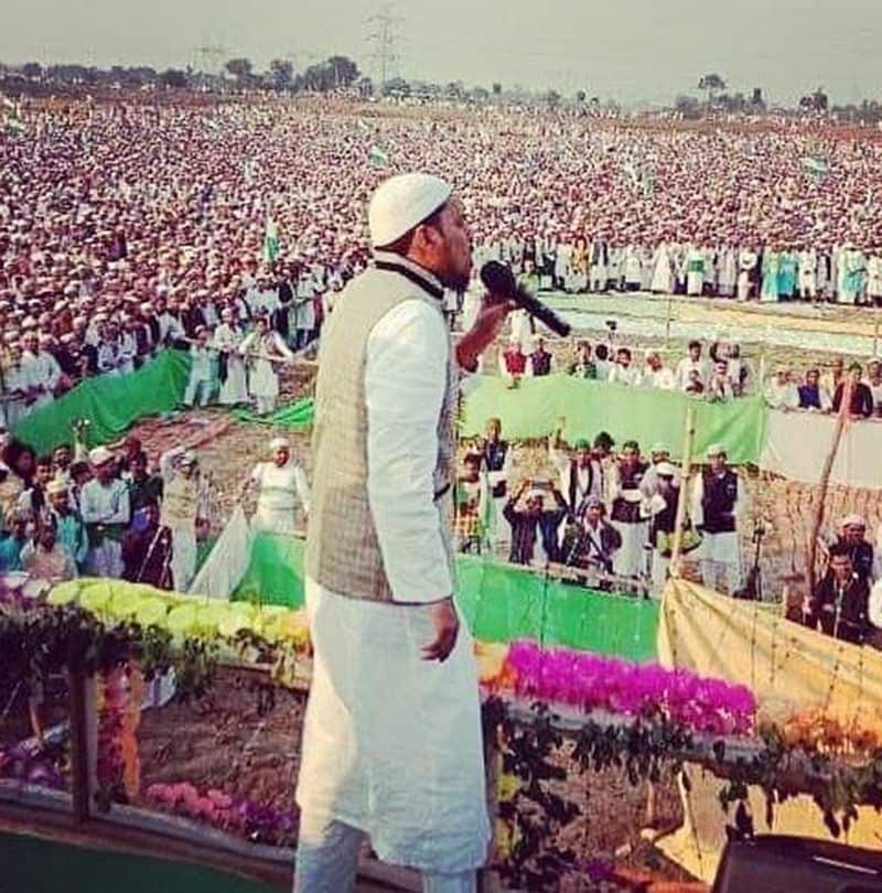 ভারতের দ্বিতীয় বৃহত্তম মুসলিম তীর্থভূমি’ ফুরফুরা শরিফের পীরজাদাদের মধ্যে আব্বাস সিদ্দিকী এখন জনপ্রিয়তায় তুঙ্গে। যাঁর মধ্যে সমাজের জন্য কিছু করার তাগিদ রয়েছে। ছোটো থেকেই অন্যের উপকারে নিজেকে নিয়োজিত করতেন। জাত ধর্ম বিচার নাম করে ছোটো বেলায় বন্ধুদের বিপদে ঝাঁপিয়ে পড়েছেন পীরবংশের এই সন্তান।