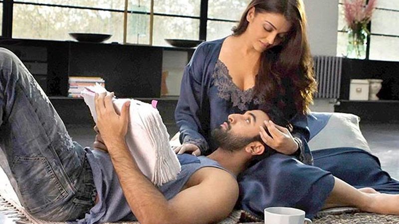<p>প্রতিটা ছবির প্রমোশনেই তারকারা সেই ছবি নিয়ে একাধিক প্লার্টফর্মে কথা বলে থাকেন। নিজেদের না জানা গল্পগুলোকে তুলে ধরে।</p>