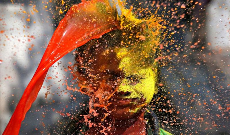 <p>কলেজ পার্টিঃ কলেজের বন্ধুরা মিলে এক খোলা পার্টির আয়োজন করা যেতে পারে। যেখানে গান-বাজনা ও নাচে মেতে উঠবেন মুহূর্তে। </p>