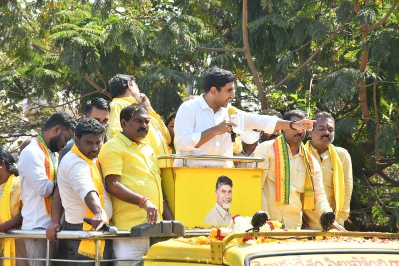 విశాఖపట్నంలో నారా లోకేష్ రోడ్ షో...