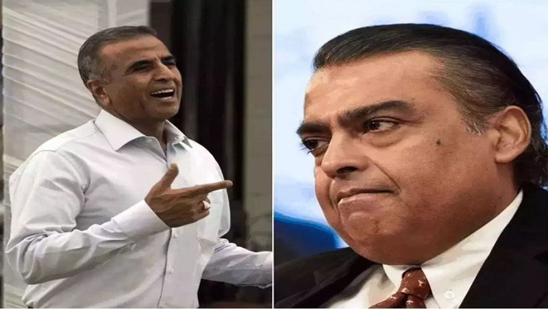 बता दें कि यह नीलामी 4G स्पेक्ट्रम के लिए है। रिलायंस जियो और एयरटेल ने 800 से 900 MHz के सब-गिगाहार्ट्ज बैंड को खरीदा है। ये दोनों कंपनियां 5G सर्विसेस के लिए भी इसका इस्तेमाल कर सकती हैं। (फाइल फोटो)