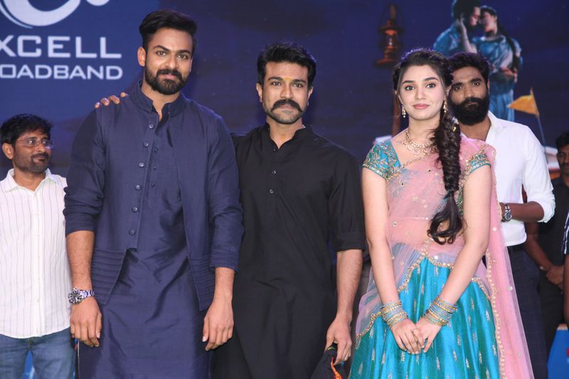 <p>ಉಪ್ಪೆನ ಸಿನಿಮಾ ಮೂಲಕ ವೈರಲ್ ಆಗ್ತಿರೋ ಚೆಲುವೆ ಈಕೆ.</p>