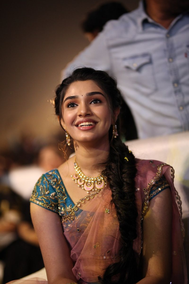 <p>ಉಪ್ಪೇನಾ ನಟಿಗೆ ಒಳ್ಳೆಯ ಫೇಮ್ ತಂದುಕೊಟ್ಟಿದೆ</p>