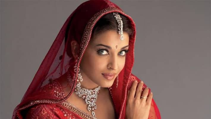 aishwarya rai bachchan first time look in double role in mani ratnam 500 crore budget film ponniyin selvan shooting start 2 year back KPJ aishwarya rai bachchan first time look in double role in mani ratnam 500 crore budget film ponniyin selvan shooting start 2 year back KPJ