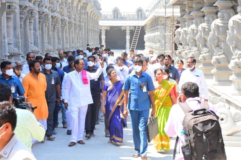 వారు కోల్పోయిన దానికన్నా గొప్పగా వారికి అన్ని వసతులతో కూడిన విశాలమైన రీతిలో షో రూముల తరహాలో నూతన దుకాణాలను కట్టించి ఇస్తామని భరోసా ఇచ్చారు. వారికి ఉచిత ఇంటి స్థలాలను కూడా కేటాయిస్తామని సీఎం హామీ ఇచ్చారు.
