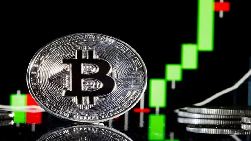 Bitcoin price surges to $50,000 for first time in four weeks-dnm