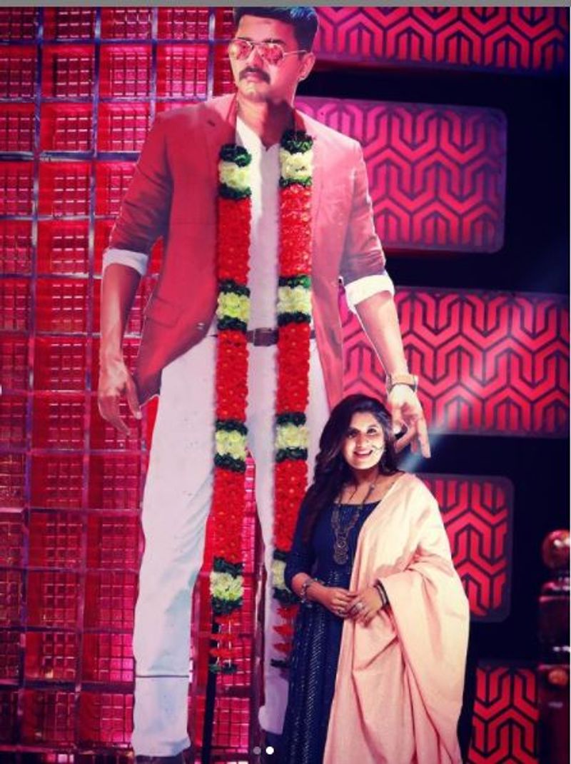 விஜய் டிவி தொலைக்காட்சியின் தங்க தாமரை என இவரை நெட்டிசன்கள் கூறி வருகிறார்கள் என்றால் பார்த்து கொள்ளுங்கள் 