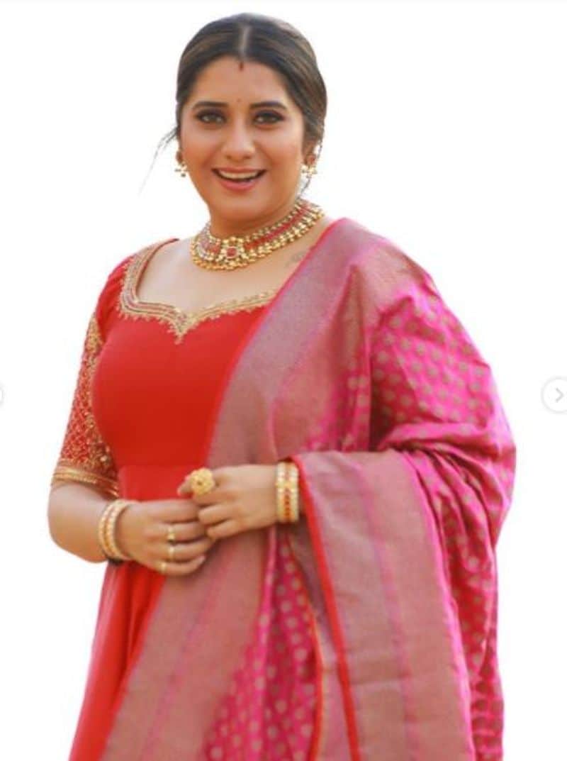 இந்த சிரிப்பு தான் பிரியங்காவின் ஹை லைட் 