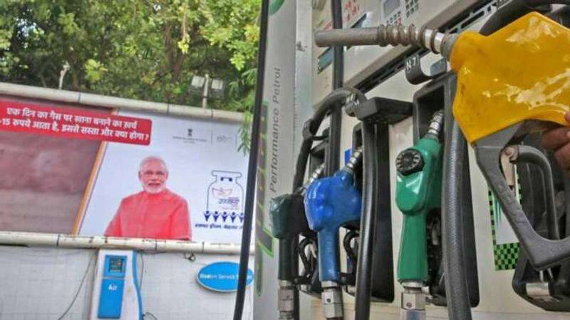 petrol pumps to remove hoardings featuring PM Modi image within 72 hours