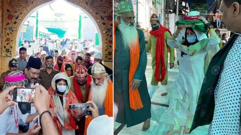 एकता कपूर के दरगाह आने की सूचना पर उनके प्रशंसक उनकी एक झलक पाने के लिए बेताब दिखे। कड़े सुरक्षा इंतेजाम के बीच एकता कपूर ने जियारत (दर्शन करना) की। 