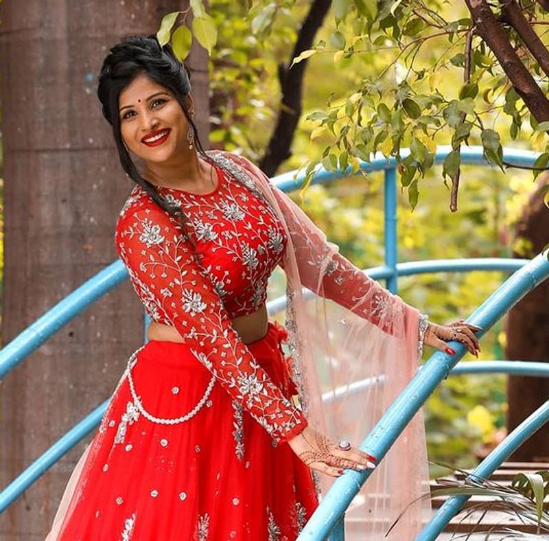 ಈಕೆ ಗಾಯಕಿ, ಟಿವಿ ನಿರೂಪಕಿ, ನಟಿಯೂ ಹೌದು