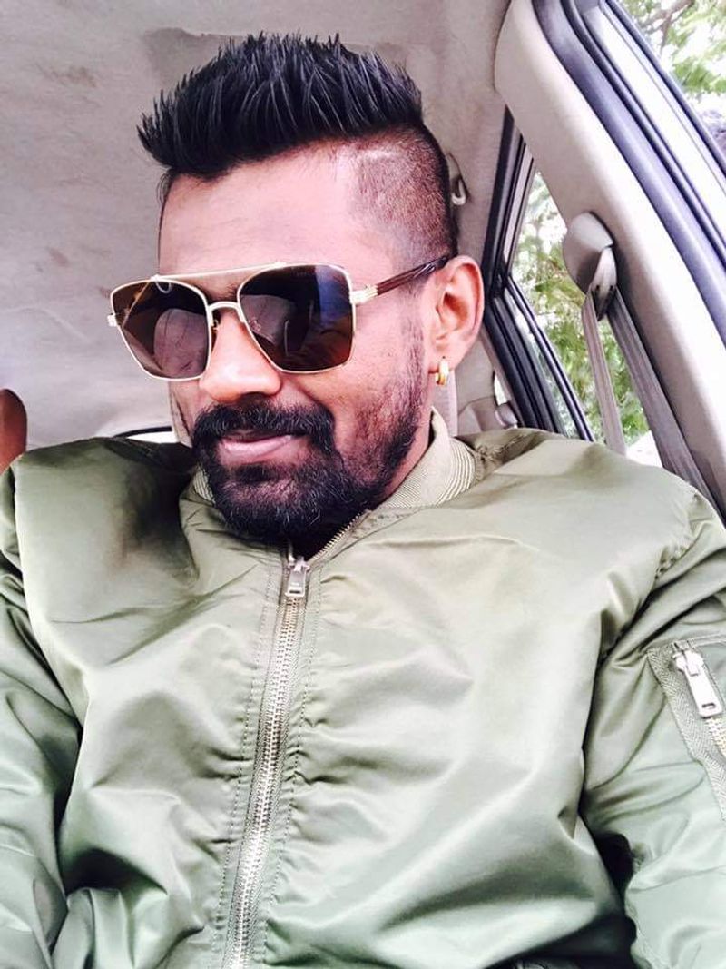 ಇನ್ಸ್ಪೆಕ್ಟರ್ ಪ್ರಕಾಶ್ ಹಾಗೂ ಸಂತೋಷ್ ನೇತೃತ್ವದಲ್ಲಿದಾಳಿ ನಡೆಸಿ ನೈಜೀರಿಯನ್ ಪ್ರಜೆಗಳಾದಜಾನ್ ಪೆಡ್ಲರ್ ಮತ್ತು ಅಗರಬಂತಿ ಹ್ಯಾರಿಸನ್ ನನ್ನು ಬಂಧಿಸಲಾಗಿದೆ.