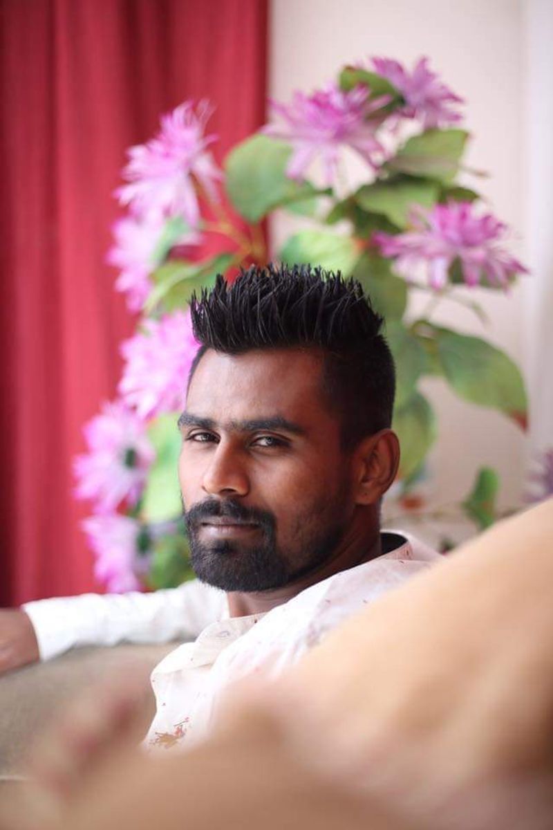 ಮಸ್ತಾನ್ ಚಂದ್ರ ಸ್ಯಾಂಡಲ್ ವುಡ್ ನಲ್ಲಿ ನಿರ್ದೇಶಕ ಅಂತ ಗುರುತಿಸಿಕೊಂಡಿದ್ದಾನೆ.