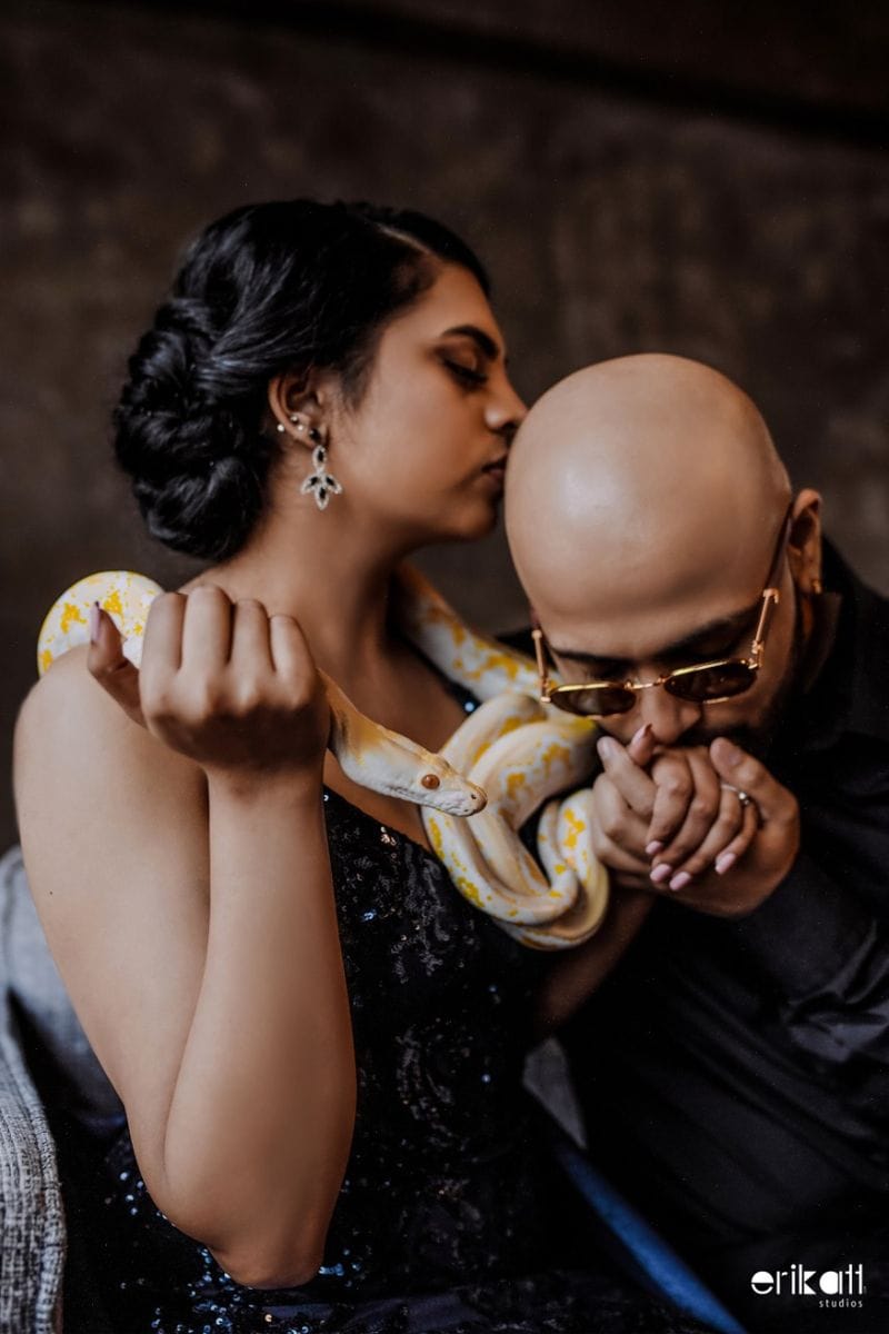ആന്റണിയും മോണിക്കയും കൊല്ലം സ്വദേശികളാണ്. പത്താം വയസിലാണ് ആന്റണി കുടുംബത്തോടൊപ്പം അമേരിക്കയിലെത്തുന്നത്. ഹൈസ്കൂള് പഠനം കഴിഞ്ഞ് 2010 ല് നേഴ്സിങ്ങ് പഠിക്കാനായി നാട്ടിലേക്കെത്തി. പഠനശേഷം 2017 ല് വീണ്ടും അമേരിക്കയിലേക്ക്. ആദ്യ ജോലിയില് പ്രവേശിച്ചതോടെ ആന്റണി പാമ്പുകളെ വളര്ത്താന് തുടങ്ങി.