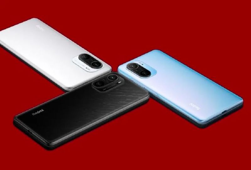 ఆండ్రాయిడ్ 11 MIUI 12 ఓఎస్ రెడ్మి కె 40, రెడ్మి కె 40 ప్రో, రెడ్మి కె 40 ప్రో ప్లస్ స్మార్ట్ఫోన్లలో అందించారు. రెడ్మి కె40 6.67 అంగుళాల పూర్తి హెచ్డి ఇ4 అమోలెడ్ డిస్ప్లేతో 120 హెర్ట్జ్ రిఫ్రెష్ రేట్తో వస్తుంది. పంచ్ హోల్ డిస్ ప్లేతో ఈ ఫోన్లో స్నాప్డ్రాగన్ 870 ప్రాసెసర్, ఎల్పిడిడిఆర్ 5 12 జిబి వరకు ర్యామ్, యుఎఫ్ఎస్ 3.1తో 256 జిబి వరకు స్టోరేజ్ ఆప్షన్స్ ఉన్నాయి. రెడ్మి కె40 లో నాలుగు బ్యాక్ కెమెరాలతో వస్తుంది, వీటిలో ప్రైమరీ లెన్స్ 48 మెగాపిక్సెల్స్ కెమెరా, సెల్ఫీ కోసం 40 మెగాపిక్సెల్ ఫ్రంట్ కెమెరా ఇచ్చారు. ఈ ఫోన్లో 5జీ, 4జీ ఎల్టీఈ, వై-ఫై 6, 4520 ఎంఏహెచ్ బ్యాటరీ, 33W ఫాస్ట్ ఛార్జింగ్ సపోర్ట్తో వస్తుంది.