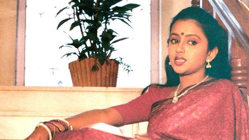 సినిమాలో నటిస్తూ.