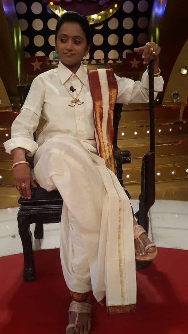 పెదరాయుడు గెటప్లో సుమ.