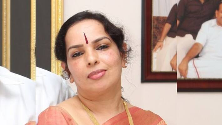 customs summoned vinodini wife kodiyeri in gold smuggling case customs summoned vinodini wife kodiyeri in gold smuggling case