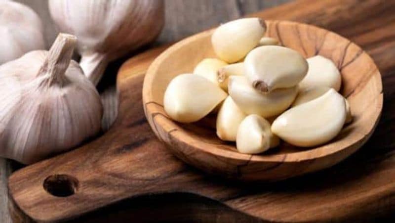 Health benefits of having garlic on empty stomach