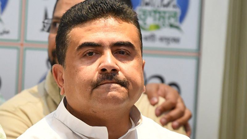 <p>নিজস্ব কোনো গাড়ি নেই বলে জানিয়েছেন শুভেন্দু অধিকারী। ২০২১ সালের হলফনামা অনুযায়ী শুভেন্দু অধিকারীর হাতে নগদ রয়েছে মাত্র ৫০০০ টাকা।<br />
</p>