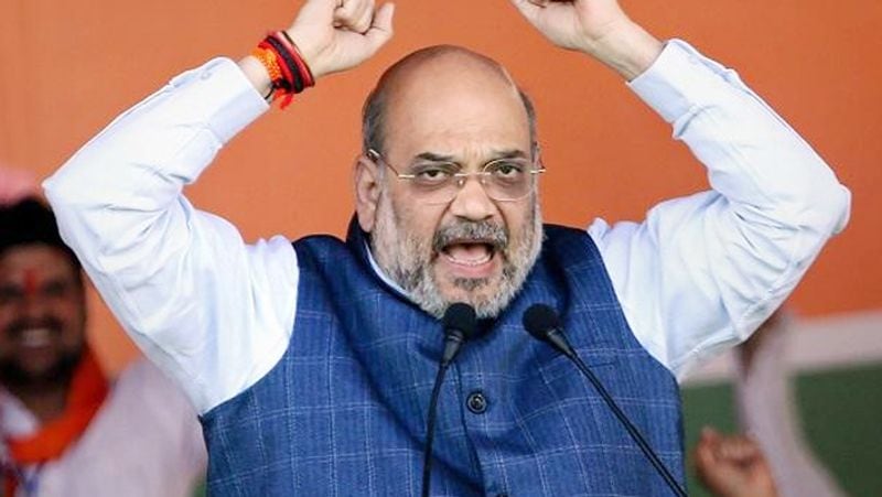 <p>কেন্দ্রীয় স্বরাষ্ট্রমন্ত্রক প্রয়োজন অনুযায়ী গুরুত্বপূর্ণ ব্যক্তিত্বদের নিরাপত্তা সরবরাহ করে। প্রয়োজন মনে করলে খেলোয়াড়, অভিনেতা, শিল্পপতিদেরও বিশেষ নিপাপত্তাপ ব্যবস্থা করে। </p>