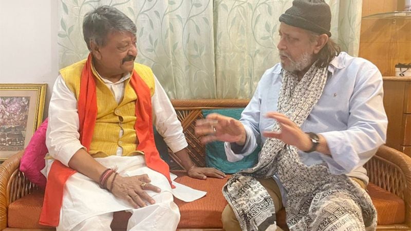 <p>সেই তালিকায় রয়েছেন, মিঠুন চক্রবর্তী। ব্রিগেডের আসরেই তিনি যোগ দিয়েছিলেন বিজেপিতে। </p>