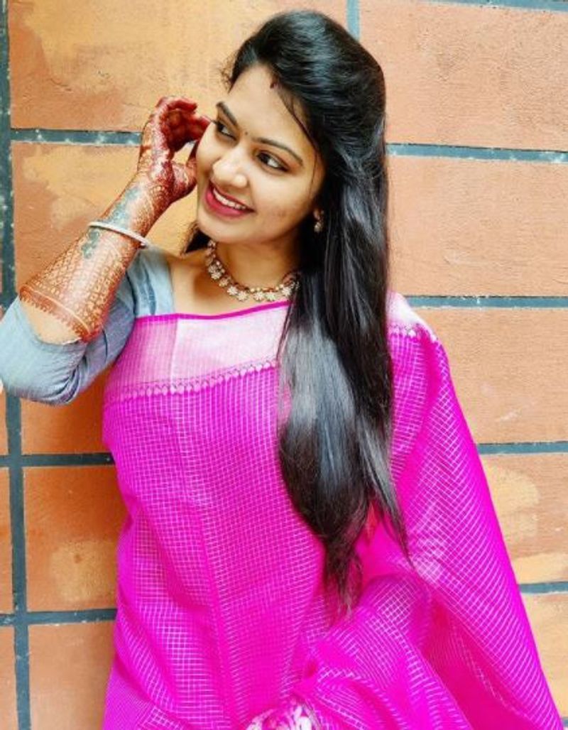 கண்ணால் பேசும் பெண்ணே 