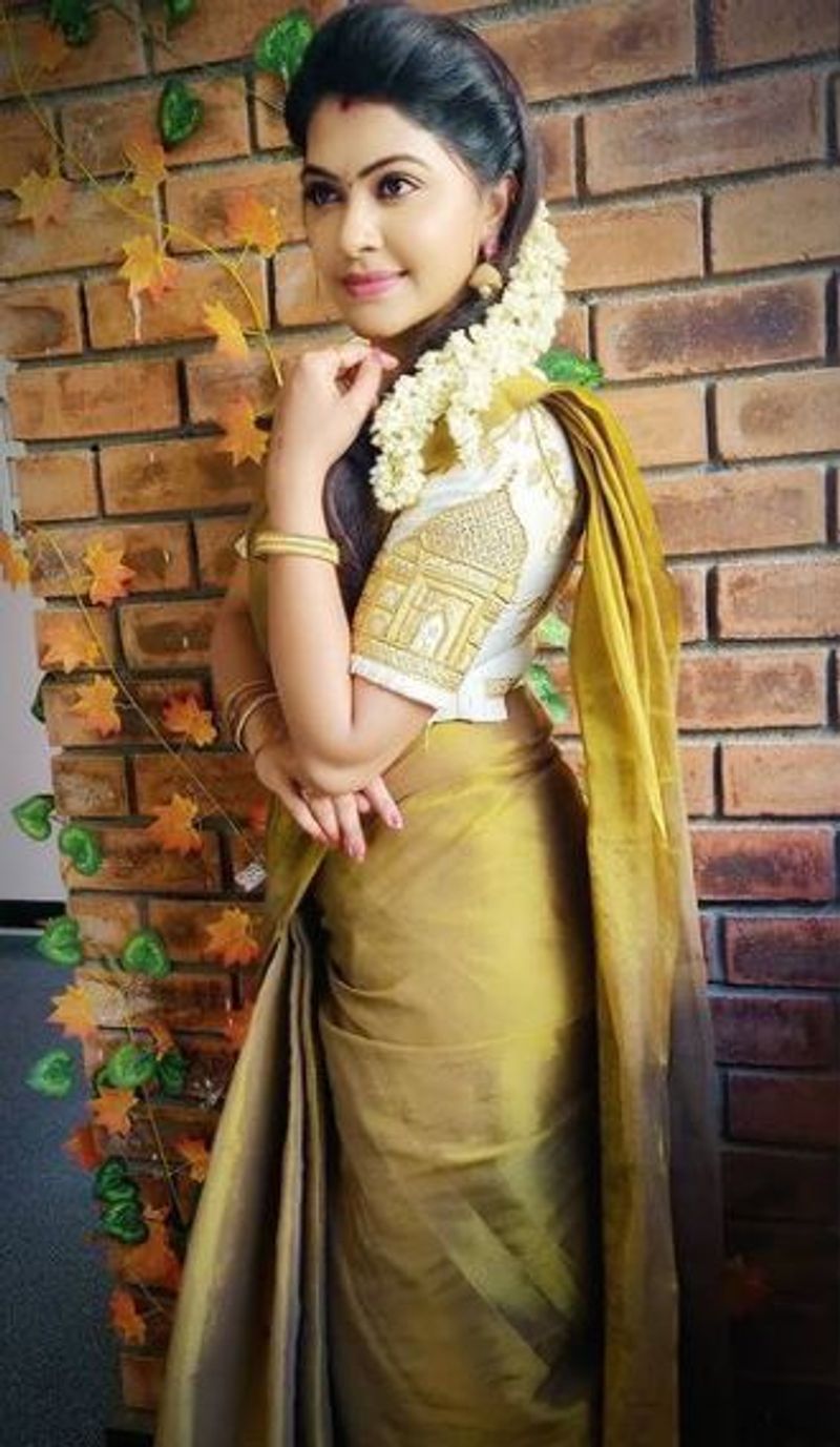 கண்ணே பட்டுடும் அம்மணியின் அழகுக்கு 