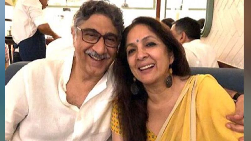 2002 में नीना की मुलाकात दिल्ली के एक चार्टेड अकाउंटेंट विवेक मेहरा से हुई। दोनों करीब 6 साल एक-दूसरे को डेट किए। जुलाई 2008 में दोनों यूएस में एक शादी अटेंड करने गए थे और वहीं विवेक ने नीना को शादी के लिए प्रपोज किया था। इसके बाद नीना ने विवेक से शादी कर ली। दोनों शादी के बाद से खुश हैं। नीना और विवेक दोनों अब साथ रहते हैं। 