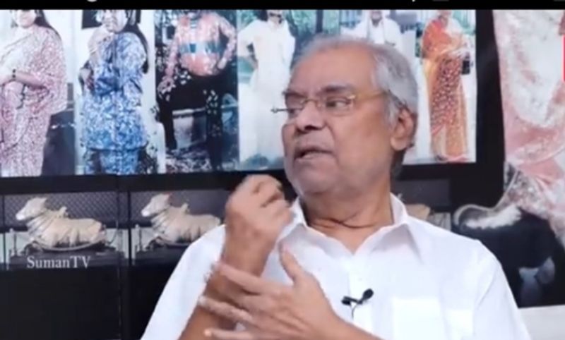 ఏళ్ల తరబడి తీరక లేకుండా షూటింగ్స్ లో పాల్గొన్న నటుడిగా, ఖాళీగా ఉండడం చాలా ఇబ్బందిగా ఉంటుందని కోటా తెలియజేశారు. కెరీర్ లో వేషాల కోసం ఎవరినీ నోరు తెరిచి అడగని ఆయనకు ఈ పరిస్థితి ఎదురైంది అన్నారు.