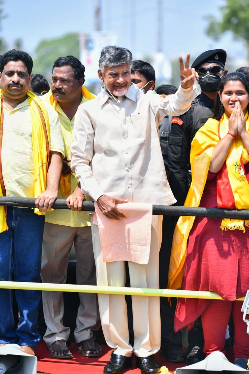 విజయవాడలో చంద్రబాబు రోడ్ షో