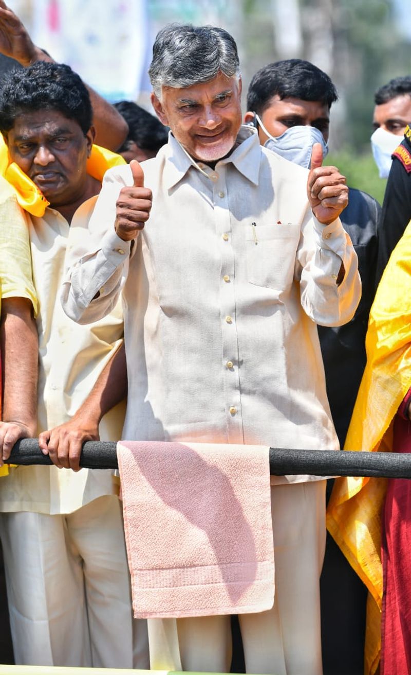 విజయవాడలో చంద్రబాబు రోడ్ షో
