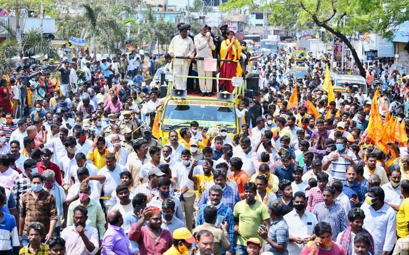 విజయవాడలో చంద్రబాబు రోడ్ షో
