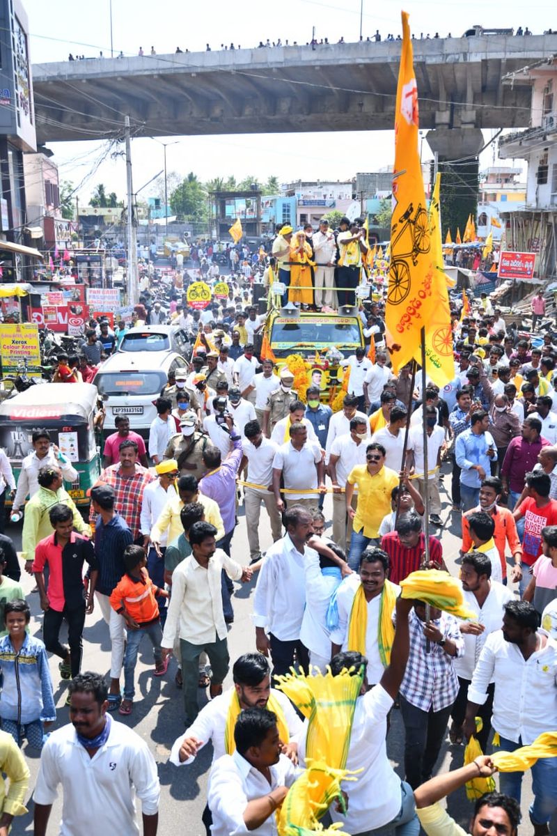 విజయవాడలో చంద్రబాబు రోడ్ షో