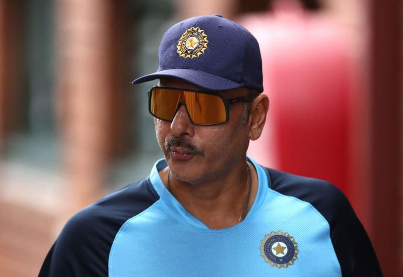 IPL 2021 Ravi Shastri's tweet on MS Dhoni and Rishabh Pant goes viral