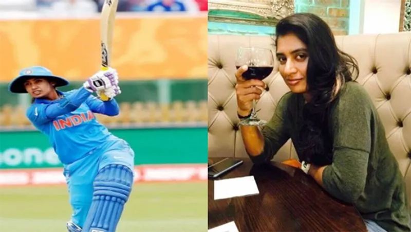 7 मार्च को खेले गए मैच में मिताली ने अपनी टीम के शानदार फिफ्टी लगाई। इसके साथ ही वो अर्धशतक लगाने के मामले में भारतीय क्रिकेट के सलामी बल्लेबाज रोहित शर्मा से भी आगे निकल गई है। दरअसल, उनके नाम अबतक 54 अर्धशतक दर्ज है, वहीं, रोहित का 43 बार 50 रनों का आंकड़ा क्रॉस हुआ है। मिताली और रोहित से आगे भारतीय कप्तान विराट कोहली है, जिन्होंने 251 मैचों में 60 बार फिफ्टी लगाई है।