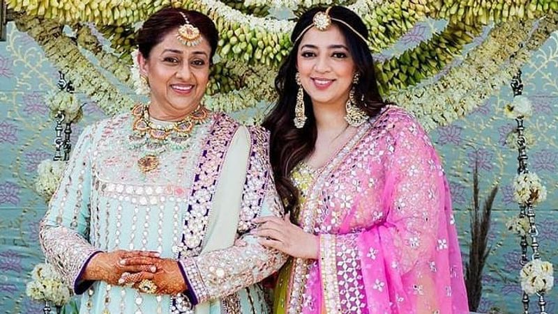 बता दें कि निधि और बिनॉय की पहली मुलाकात एक फिल्म के सेट पर हुई थी। इस फिल्म में निधि को बतौर एक्ट्रेस कास्ट किया गया था। हालांकि, यह प्रोजेक्ट आगे नहीं बढ़ पाया। लेकिन निधि और बिनॉय इसके बाद अच्छे दोस्त बन गए और जल्दी ही इनकी दोस्ती पहले प्यार और अब शादी में।