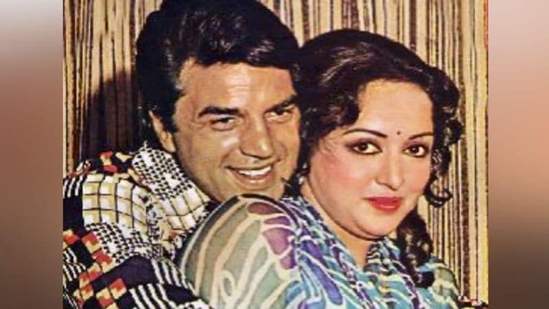 उन्होंने कहा- मुझे याद है जब हम कार में जाते थे, तो मेरे पिता तुरंत मेरे बाजू वाली सीट पर बैठ जाते थे लेकिन धरम जी भी कम नहीं थे। वो दूसरे बाजू की सीट पर बैठ जाते थे। धरम जी कहते थे मुझे भी आपके साथ ही आना हैं। 