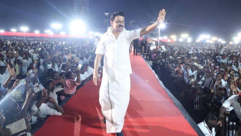 edappadi palaniswami dilutes stalin announcement of rs 1000 for home maker by announcing rs 1500 per month