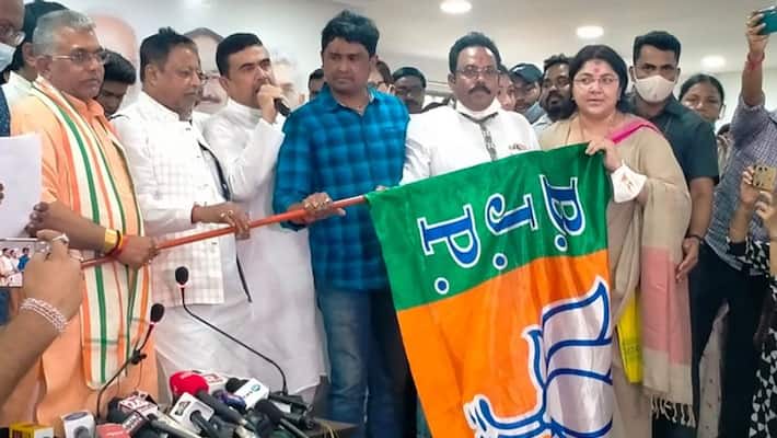 West Bengal Assembly elections 5 TMC MLAs join BJP kpn West Bengal Assembly elections 5 TMC MLAs join BJP kpn
