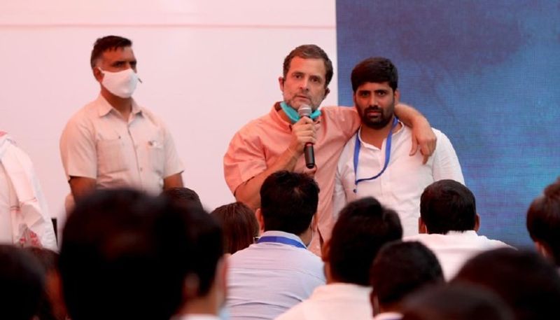 <p> তবে অন্য ছবি অসম, তামিলনাড়ু, পদুচেরী ও কেরলের ক্ষেত্রে। এই এলাকাগুলিকে নিবীড় প্রচারে দেখা গিয়েছে রাহুল গান্ধী ও প্রিয়াঙ্কা গান্ধীকে। </p>