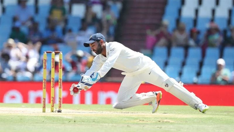 पार्थिव के क्रिकेट करियर की बात करें तो, उन्होंने अपने बल्ले से कुल 1696 रन बनाए है, जिसमें टेस्ट क्रिकेट में 934 रन शामिल हैं । वनडे क्रिकेट में उन्होंने चार अर्धशतक के साथ 736 रन बनाए हैं। वहीं, बतौर विकेटकीपर उन्होंने 62 कैच लपके और 10 स्टम्पिंग की।