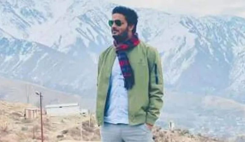 अंकिता ने अभी अपने पति को तलाक नहीं दिया
आयुष ने कहा कि अंकिता ने शादी के बाद कभी मंगलसूत्र और सिंदूर नहीं लगाया और आज वह खुद को सांसद की बहू के तौर पर खुद को मीडिया के सामने पेश कर रही है।