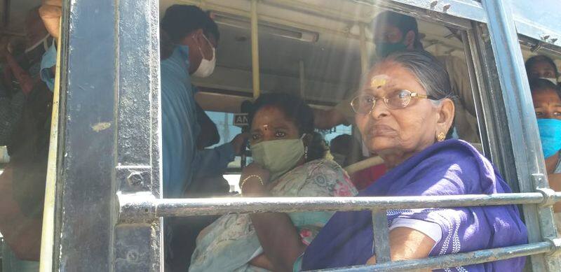 Puducherry governor tamilisai Travel Private bus and taking selfie with passengers