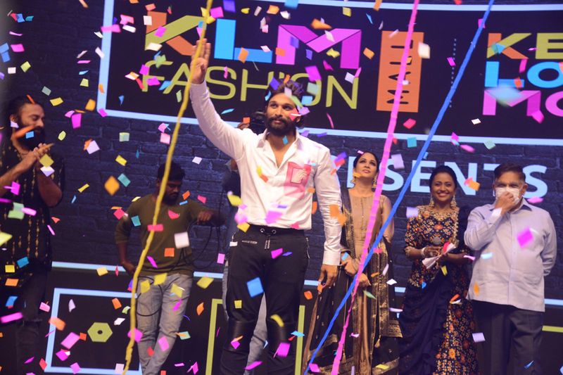 జనరల్గా పెద్ద ఈవెంట్లలో గెస్ట్ లకుగానీ, స్టార్ హీరోకి గానీ ఇలాంటి ఘటనలు జరుగుతూనే ఉంటాయి. చిరంజీవి, పవన్కళ్యాణ్, ప్రభాస్, ఎన్టీఆర్ వంటి వారికి ఈ అనుభవాలు కామనే. బన్నీకి కూడా ఈ రేంజ్లో ఎప్పుడు ఎదురు కాలేదు. దీంతో ఆయన ఒక్కసారిగా షాక్కి గురయ్యారు.