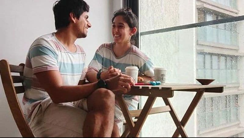 <p><br />
লকডাউন যে একে অপরের কাছাকাছি এনে দিয়েছে তা আগেই স্বীকার করেছিলেন দীপিকা পাড়ুকোন। এবার সেই রেশ ফুটে উঠল আমির খানের মেয়ে ইরার সোশ্যাল হ্যান্ডেলে।<br />
</p>