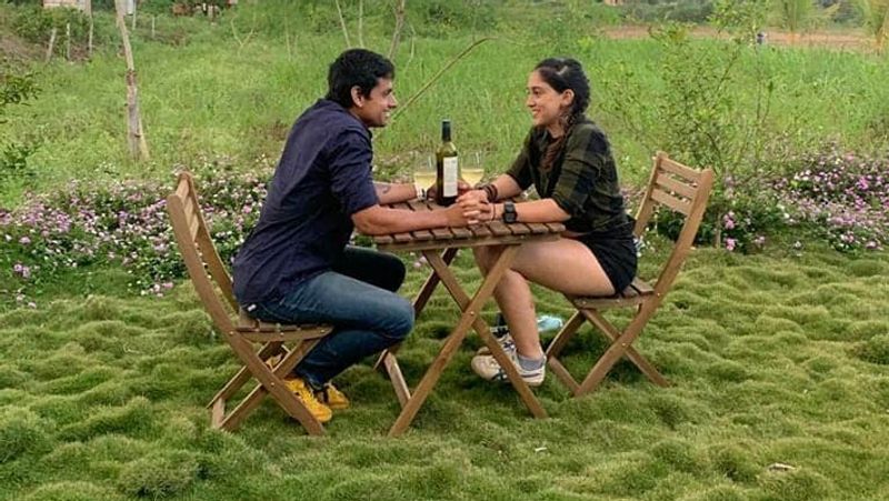 <p><br />
বয়সে দ্বিগুন বাবার ফিটনেস কোচ নূপুর শিখরের সঙ্গেই সম্পর্কে জড়িয়েছেন ইরা। ২৩ বছরের ইরার সঙ্গে আমিরের ট্রেনার প্রেম নিয়ে হৈ চৈ বি-টাউনে। </p>