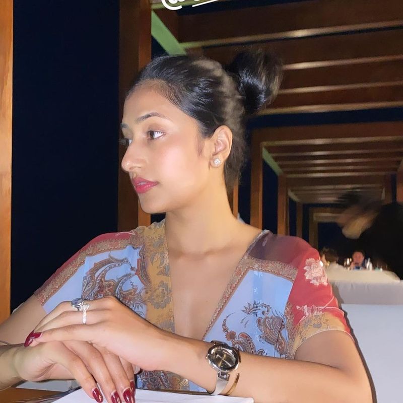 As for this, it once again happens to be a simplelook form herrecent vacation in the Maldives.