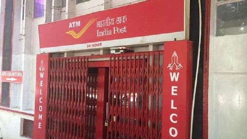 पोस्ट ऑफिस में नेशनल सेविंग सर्टिफिकेट (NSC) स्कीम के तहत अकाउंट खुलवाने के लिए कम से कम 1000 रुपए का निवेश करना जरूरी है। इसमें अधिकतम निवेश की कोई सीमा नहीं है। (फाइल फोटो)